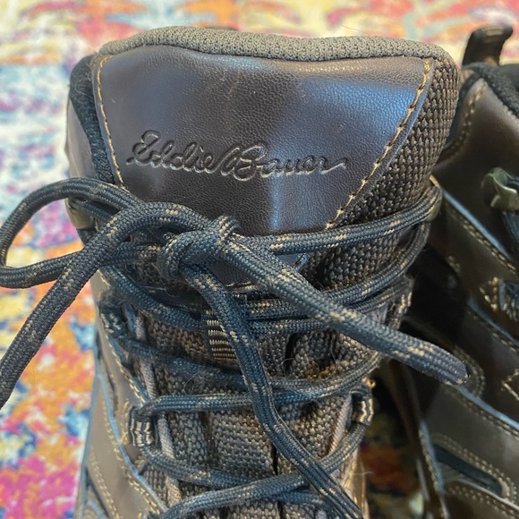 Like new Eddie Bauer mens hiking boots - Picture 2 of 7